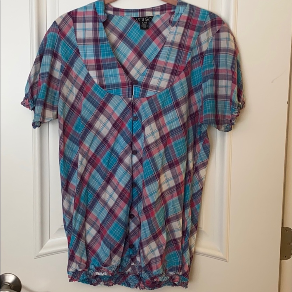 Volvo’s XL pastel plaid shirt